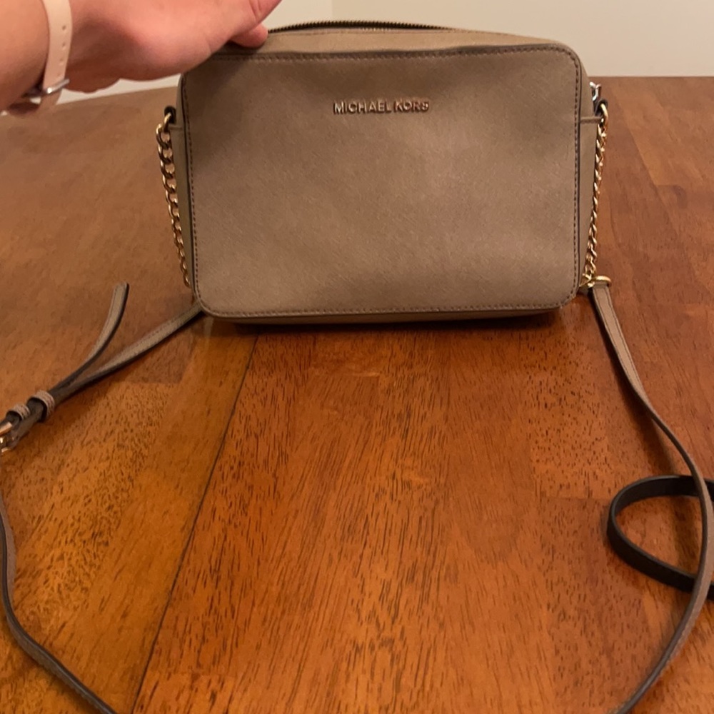 Crossbody - Picture 4 of 4
